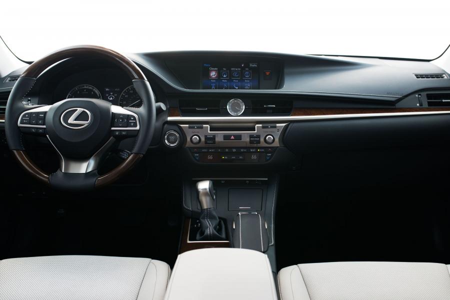  Lexus ES350 2016 года  (фото 10 из 11)